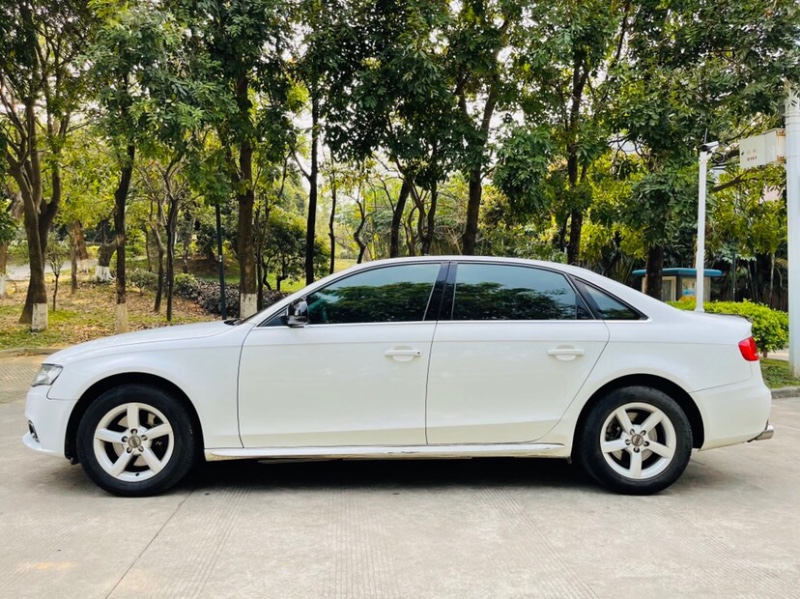 东莞12年奥迪A4L3