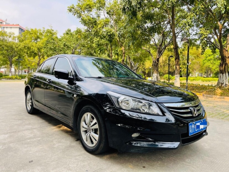 东莞12年本田雅阁5