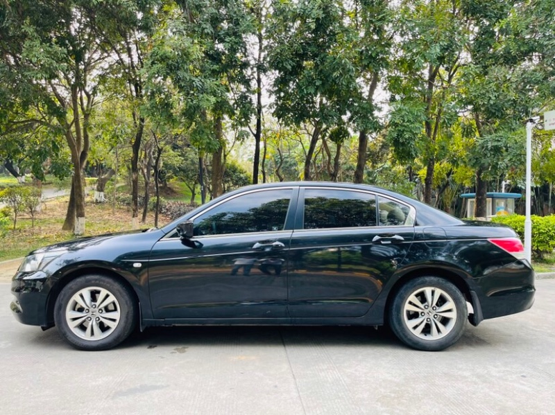 东莞12年本田雅阁3