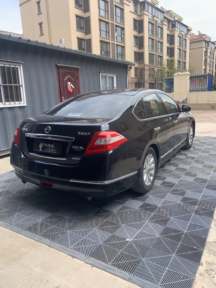 青岛09年日产天籁2