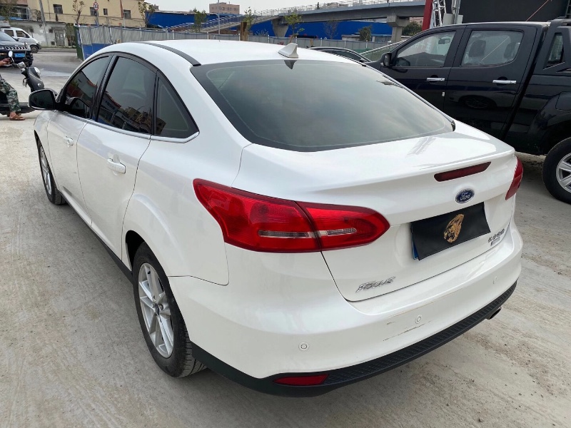 广州16年福特福克斯6