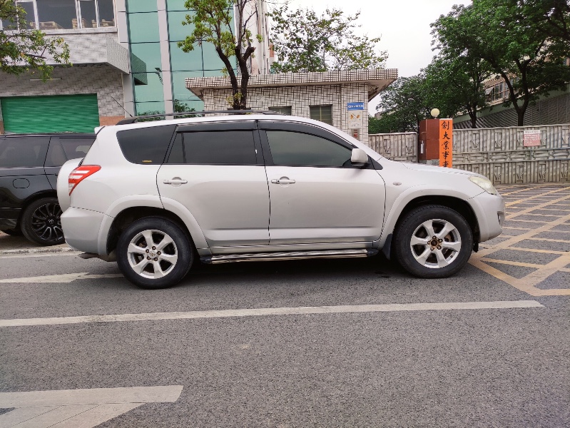东莞10年丰田RAV4荣放2