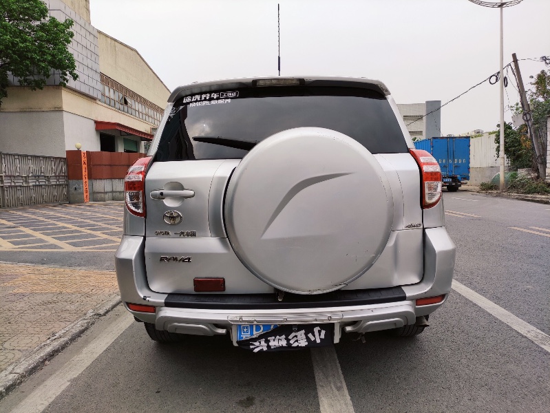 东莞10年丰田RAV4荣放4