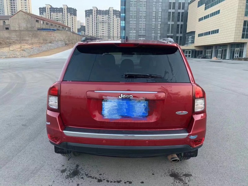 青島15年Jeep指南者2
