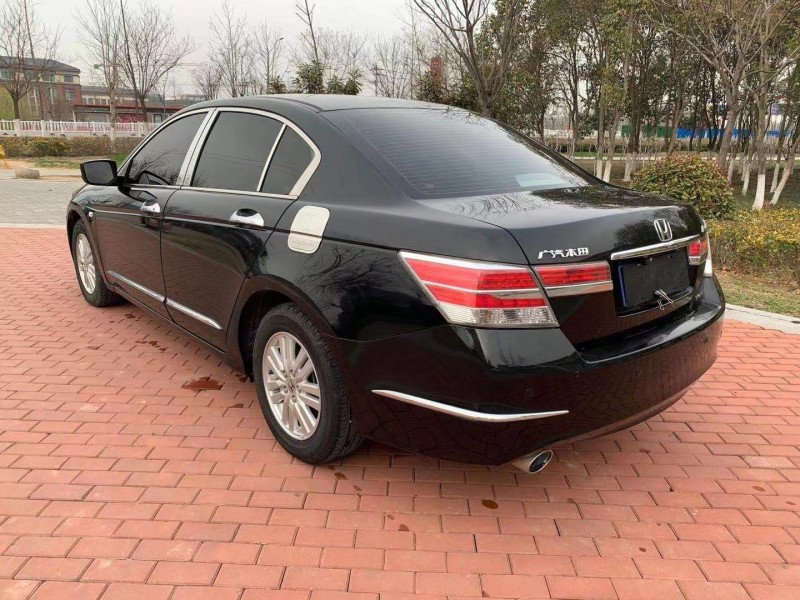 徐州13年本田雅阁5