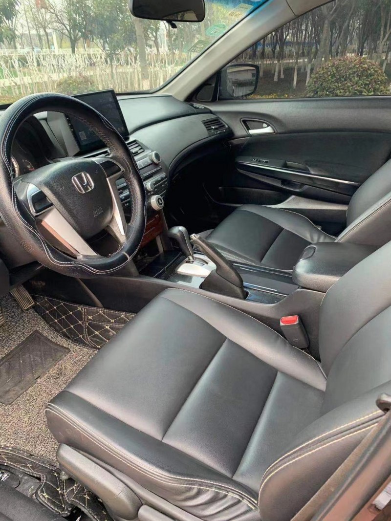 徐州13年本田雅阁7
