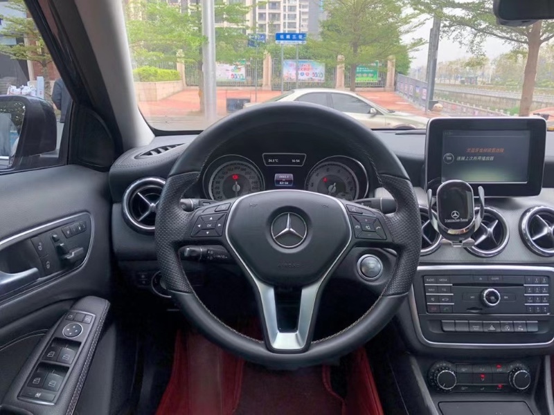 广州16年奔驰CLA1