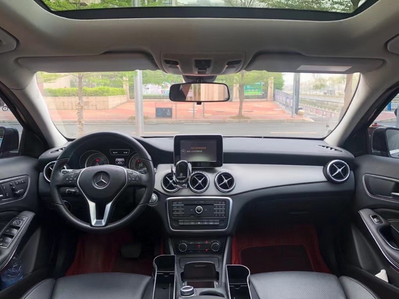 广州16年奔驰CLA2