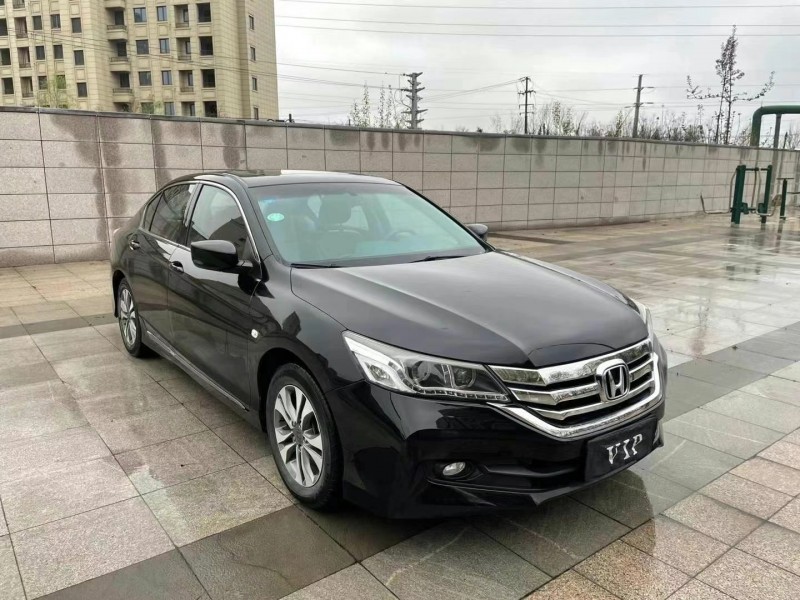 徐州16年本田雅阁7