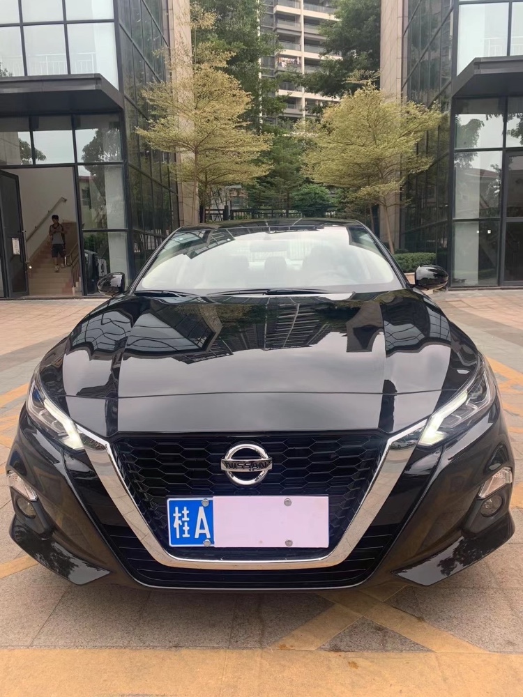 中山20年日产天籁1