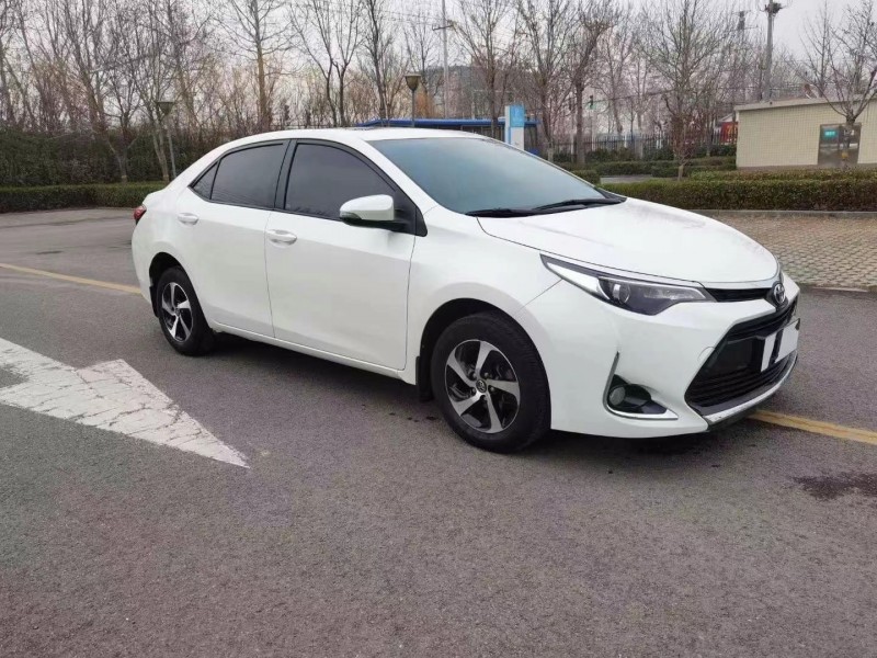 济南17年丰田雷凌8