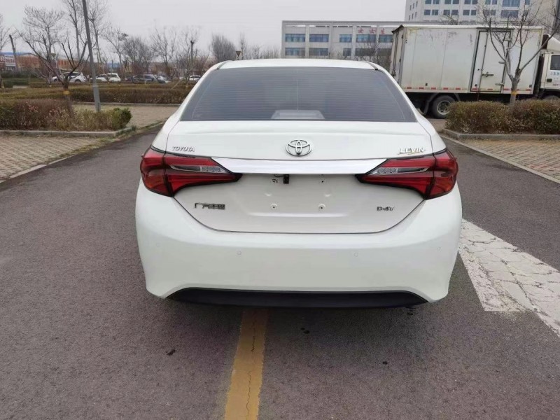 济南17年丰田雷凌4