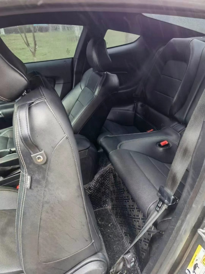 武汉19年福特野马6