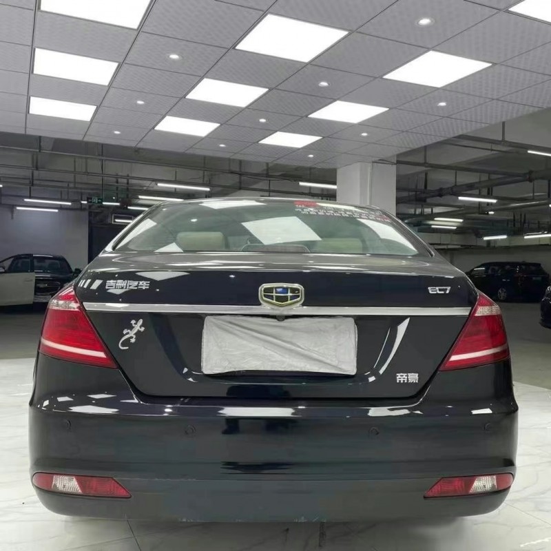 成都15年吉利帝豪9