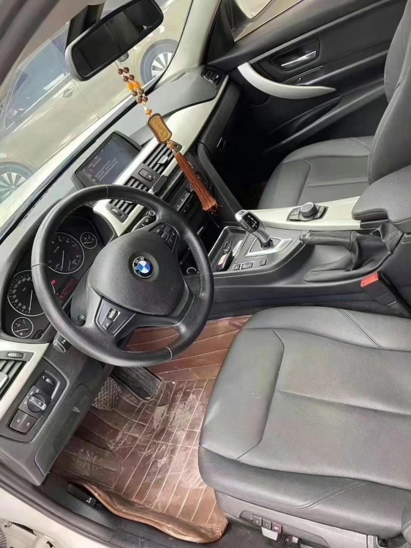 成都15年宝马3系4