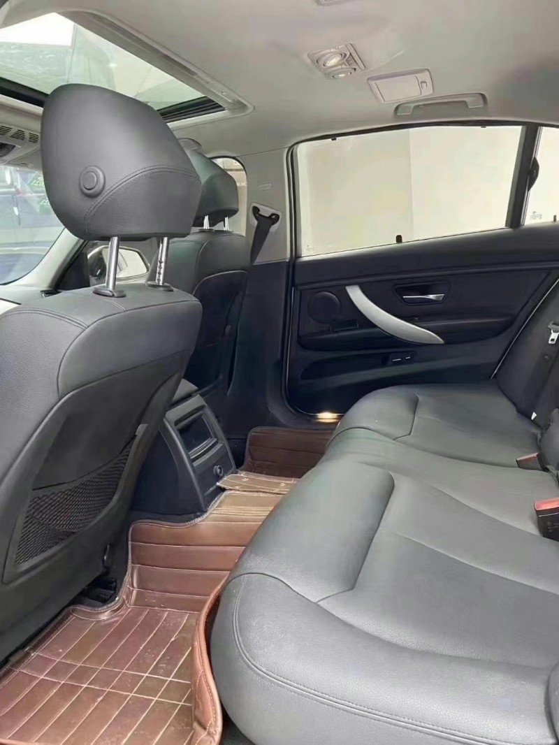 成都15年宝马3系8