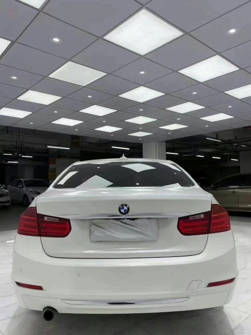 成都15年宝马3系9