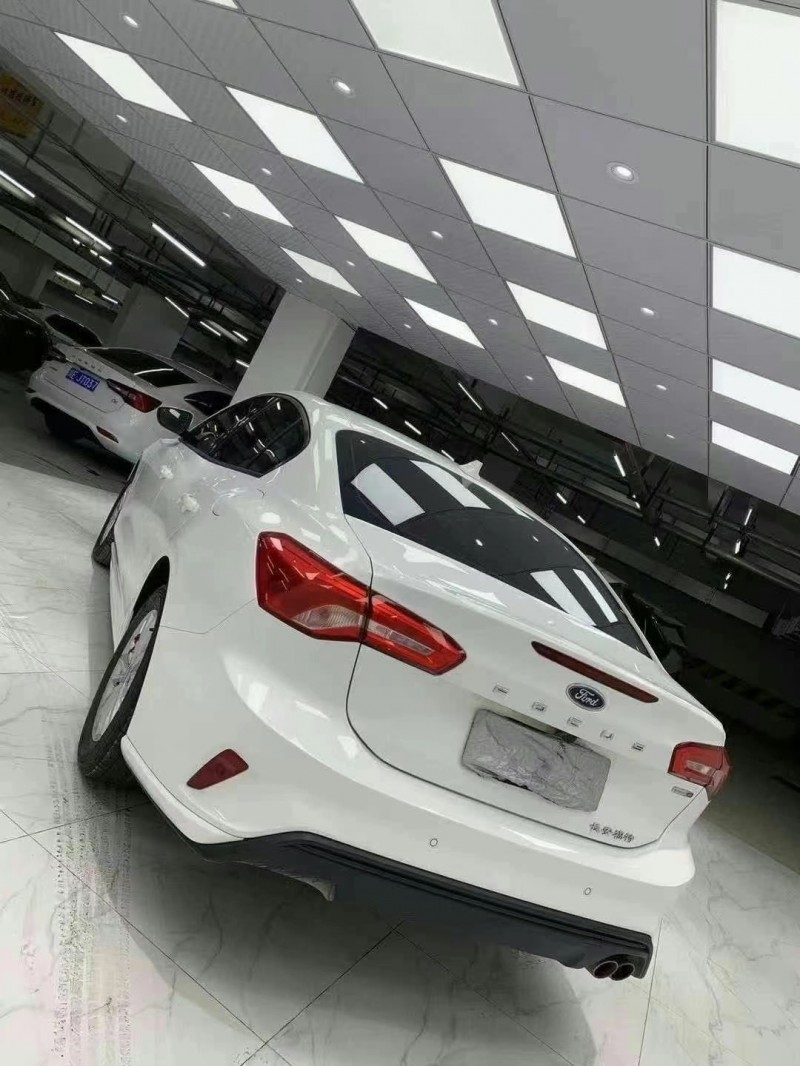 成都20年福特福克斯5