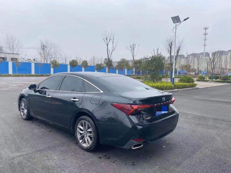 武汉20年丰田亚洲龙7