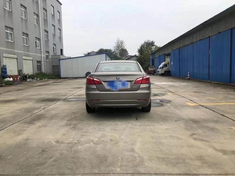 宜昌14年長安汽車逸動2