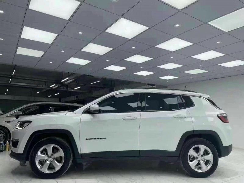 成都20年Jeep指南者3