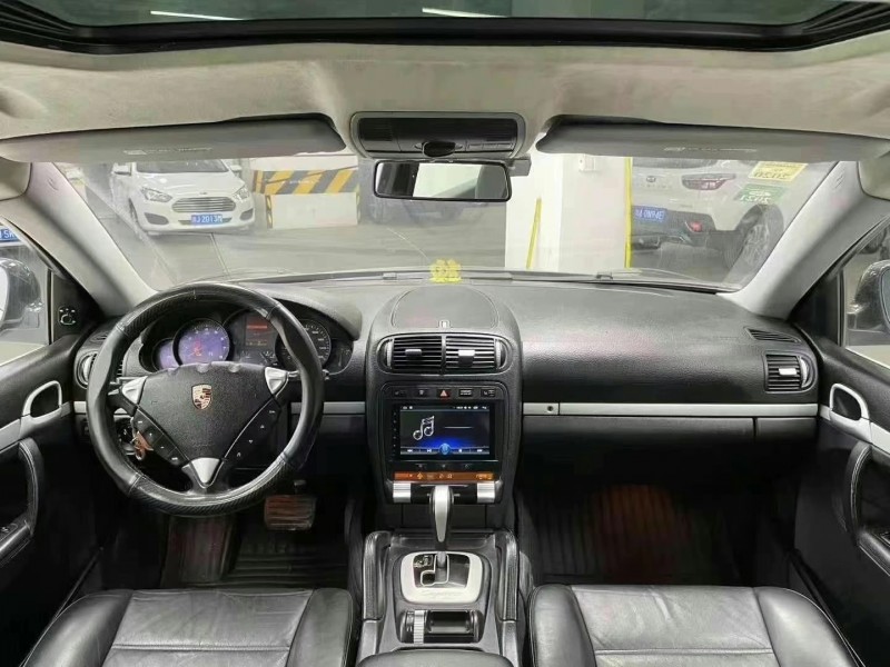 成都07年保时捷卡宴6