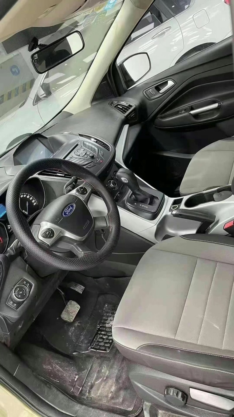 成都14年福特翼虎4