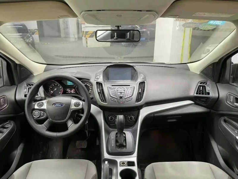 成都14年福特翼虎7