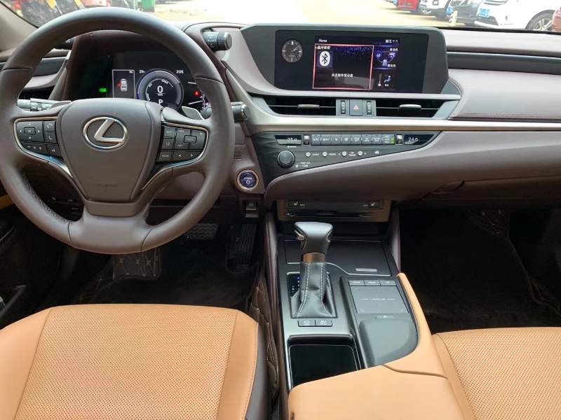 中山20年雷克萨斯ES6