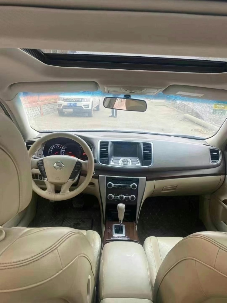 保定09年日产天籁2