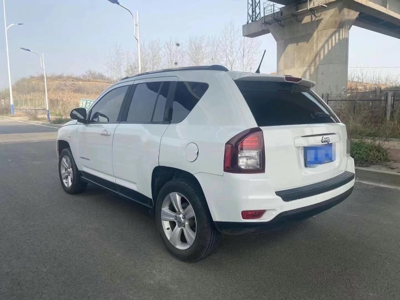 東營13年Jeep指南者7