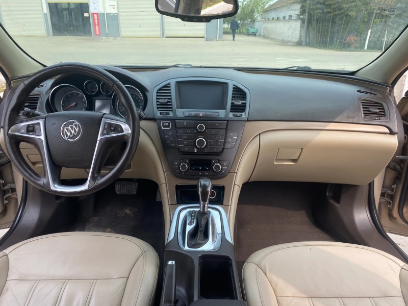 徐州12年别克君威8