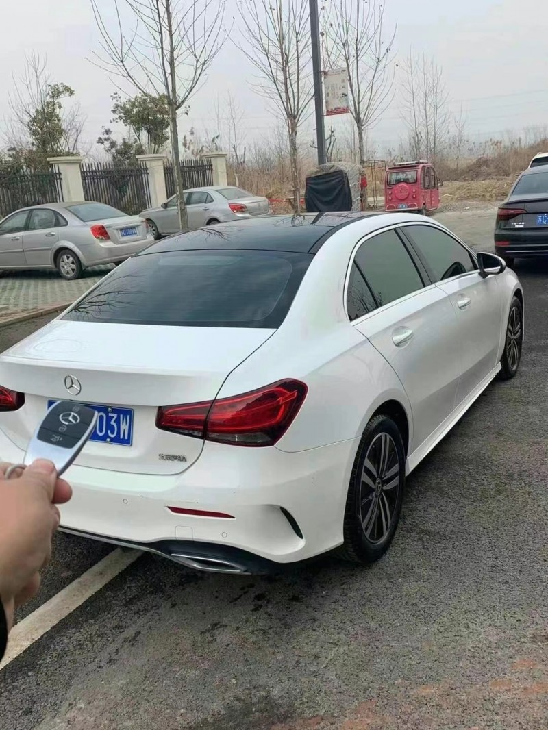 盐城19年奔驰A8