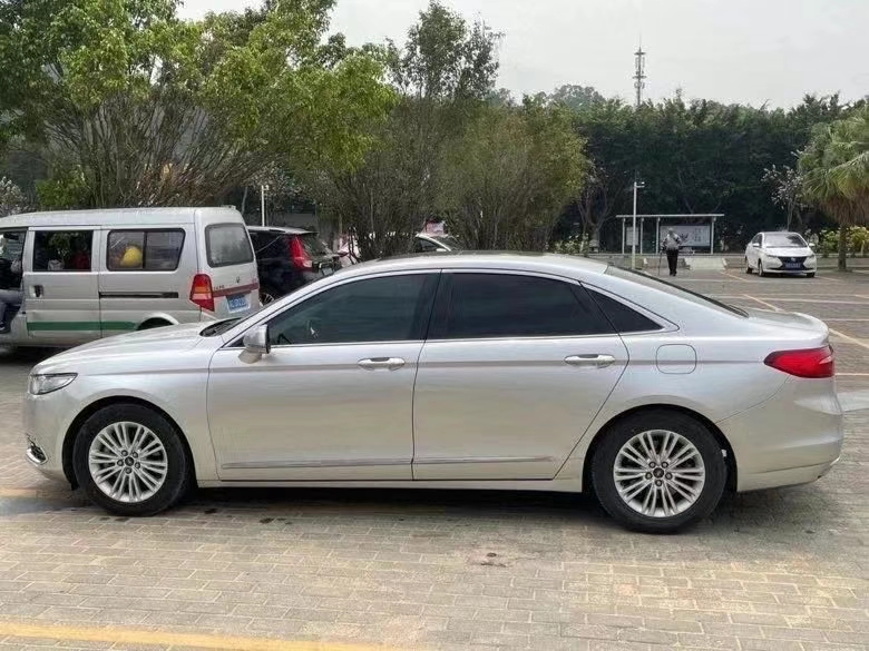 中山16年福特金牛座2