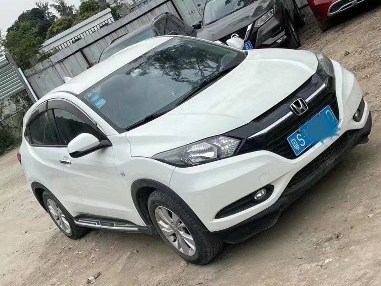 中山16年本田缤智8