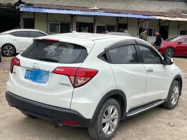 中山16年本田缤智4