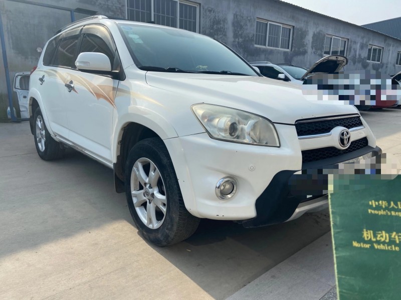 青岛12年丰田RAV42