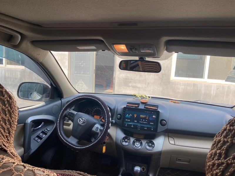 青岛12年丰田RAV44