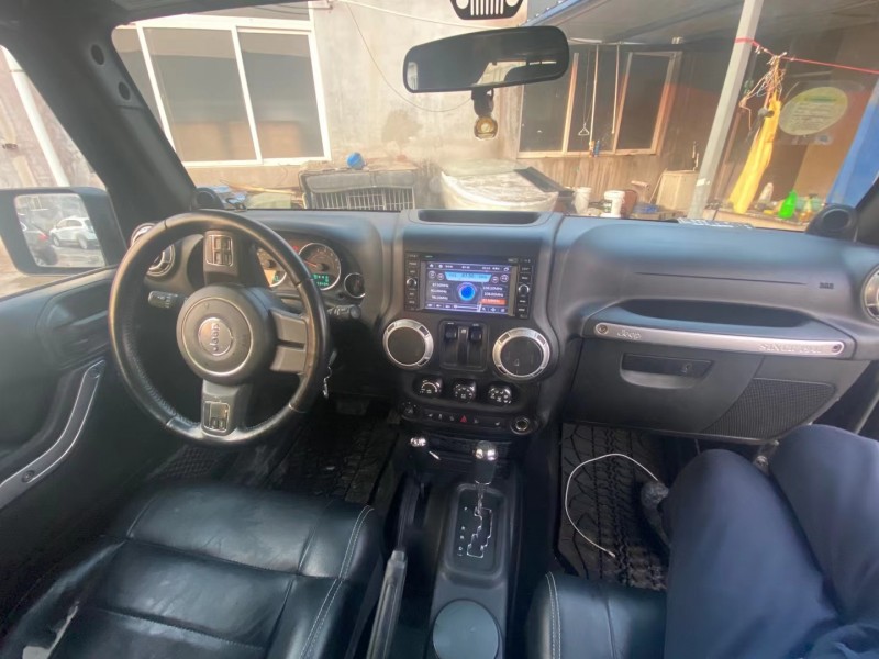 青島12年Jeep牧馬人6