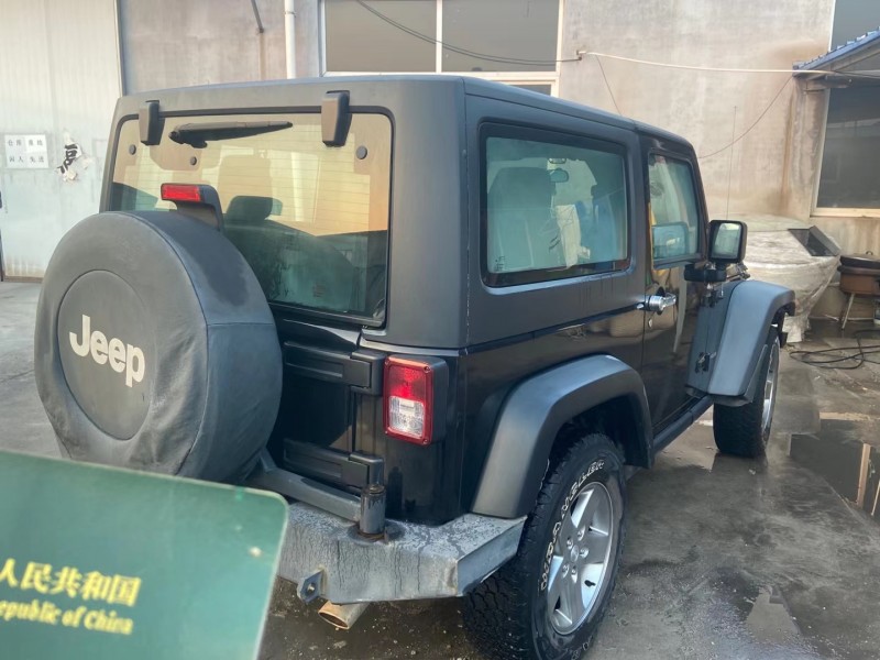 青島12年Jeep牧馬人8