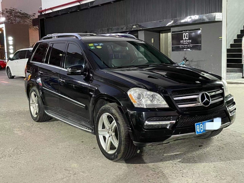 深圳70年奔驰GL3