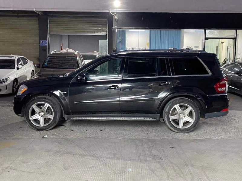 深圳70年奔驰GL4