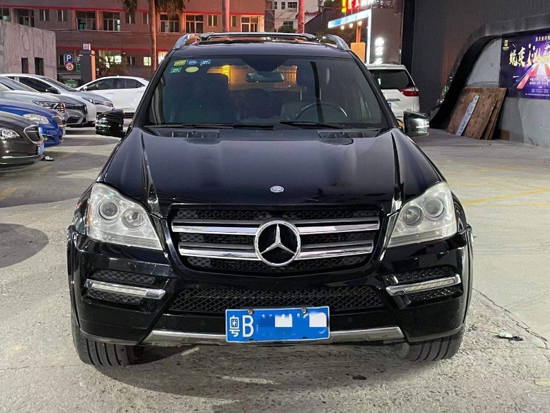 深圳70年奔驰GL9