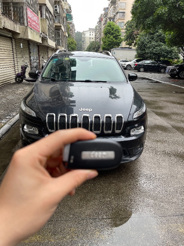 桂林16年Jeep自由光5