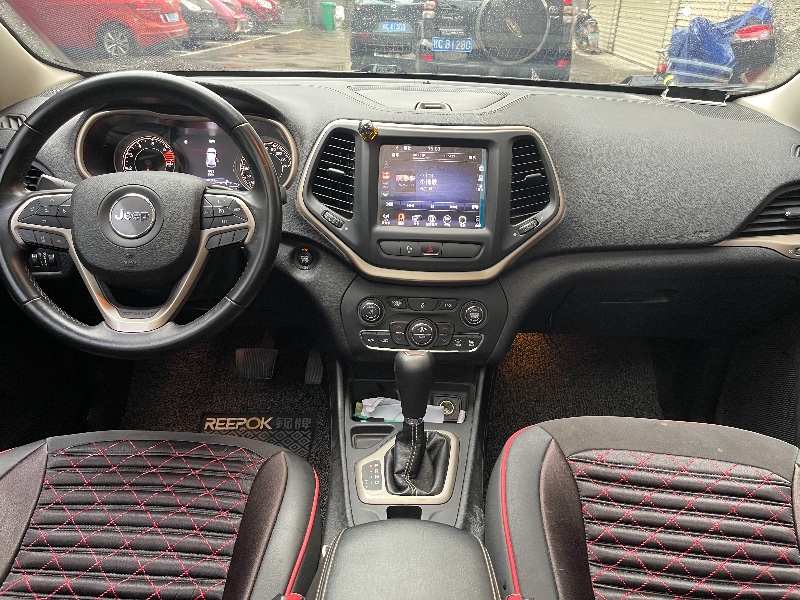 桂林16年Jeep自由光3