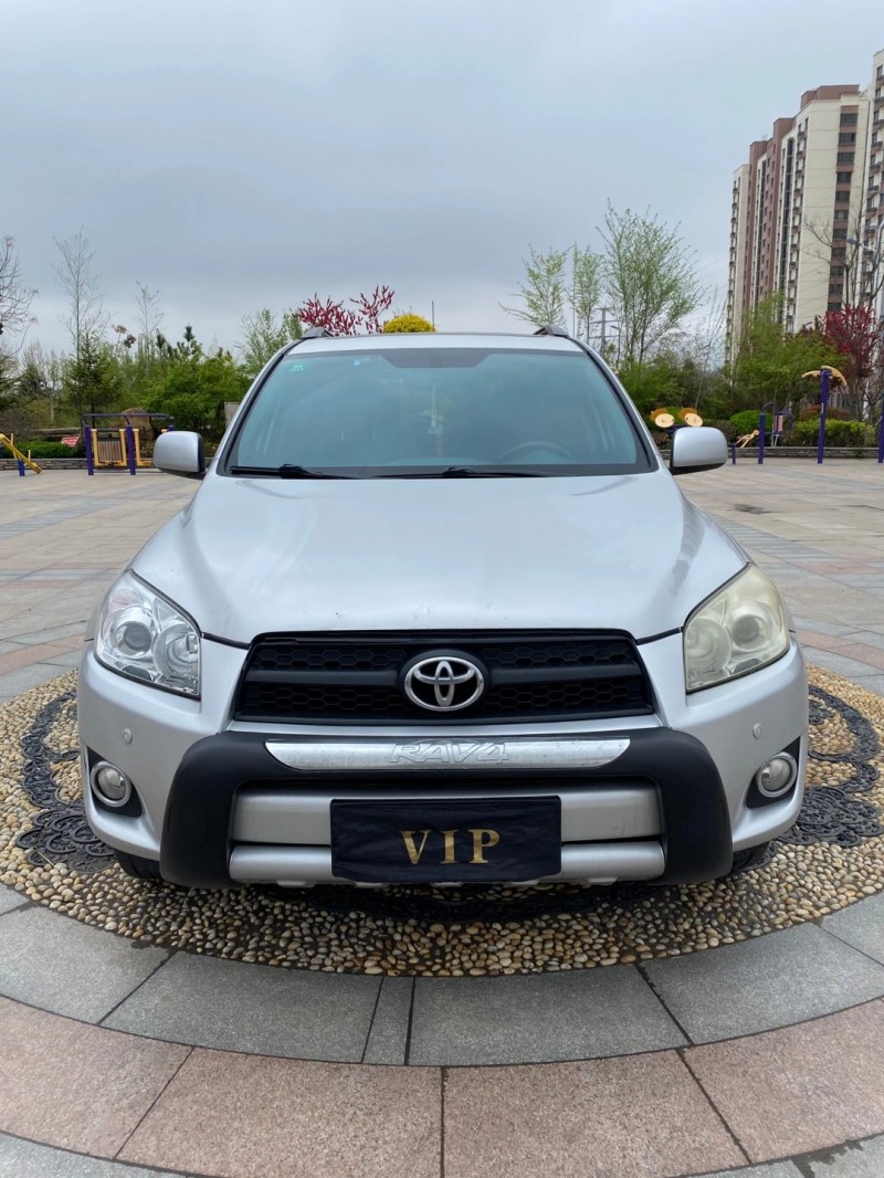 青岛09年丰田RAV41