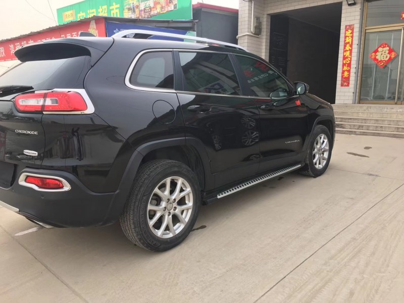 保定17年Jeep自由光8