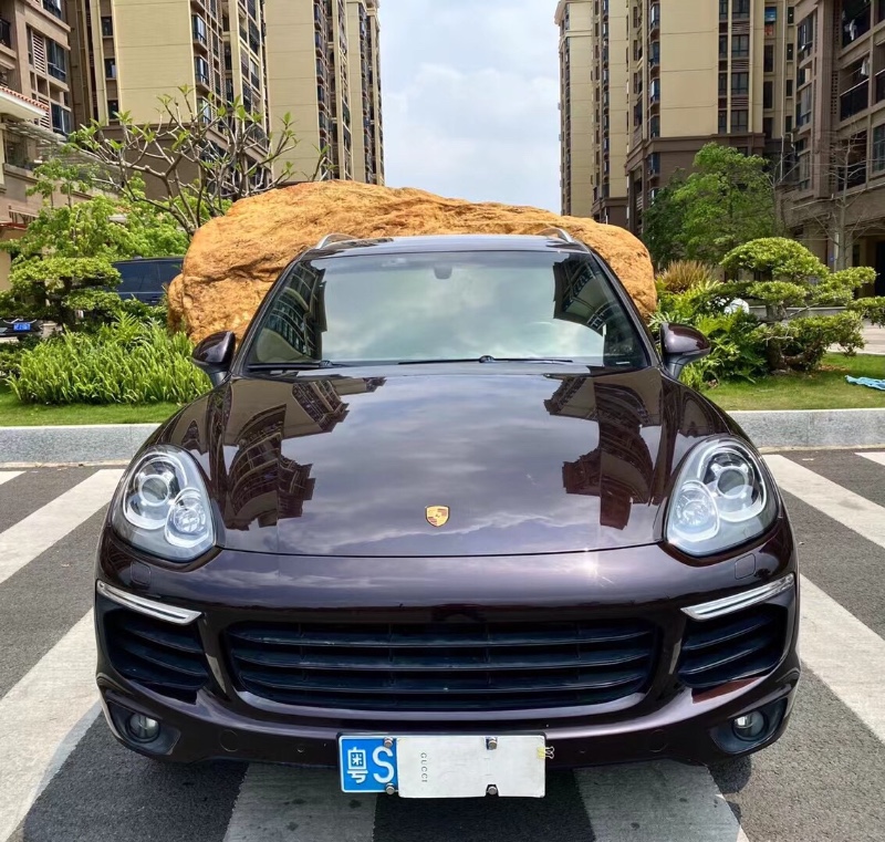 广州16年保时捷卡宴1