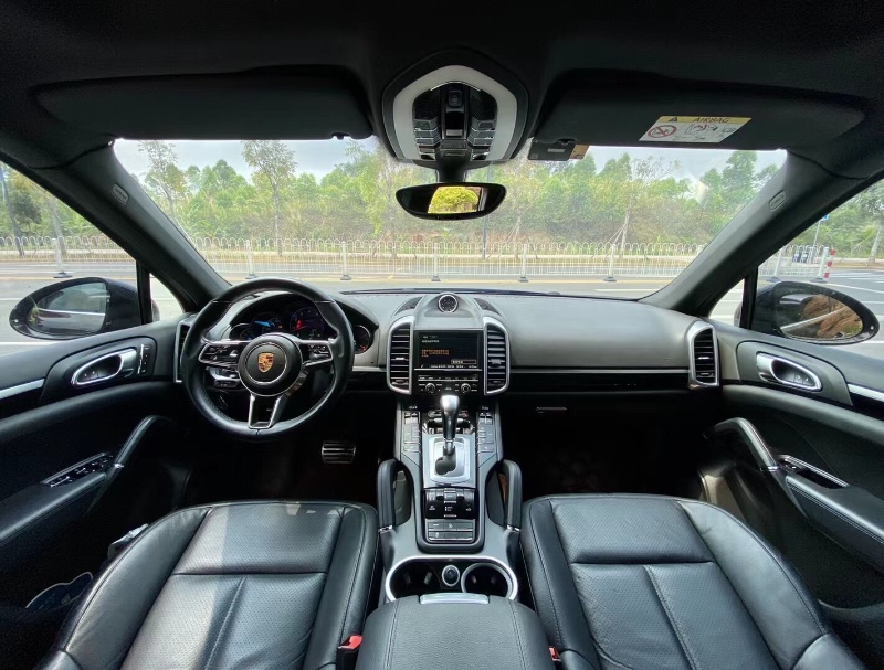 广州16年保时捷卡宴4