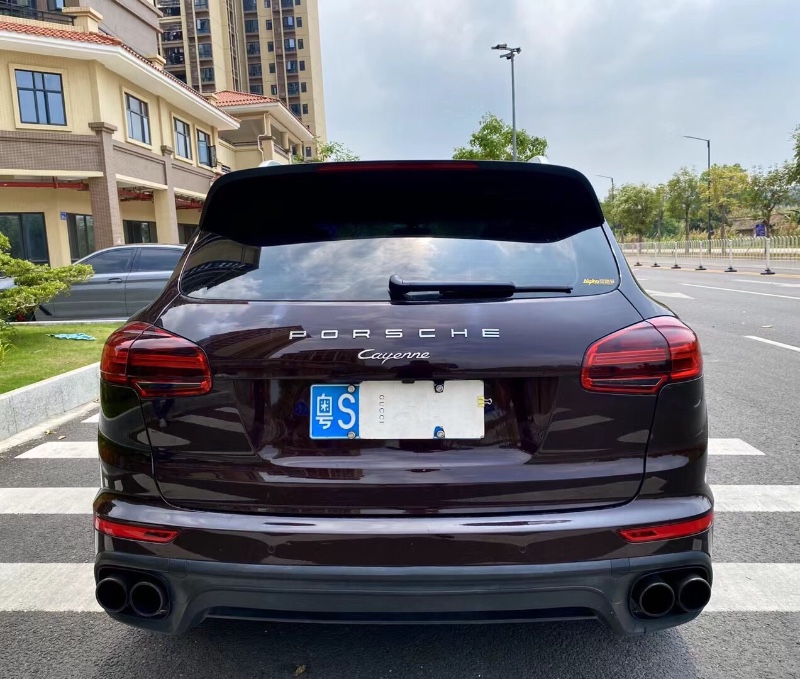 广州16年保时捷卡宴6